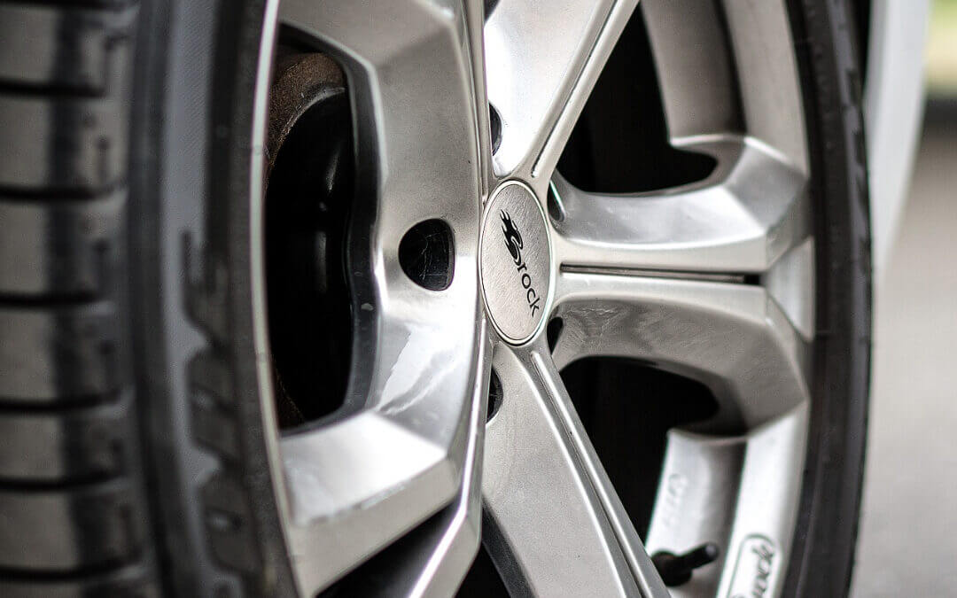 5 Telltale Signs It May Be Time For New Tires
